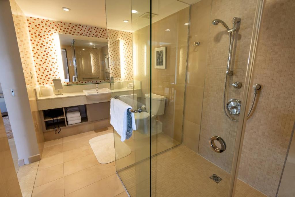 Courtyard By Marriott Isla Verde Beach Carolina Puerto Rico Bathroom