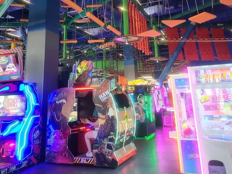 Distrito Tmobile Toroverde Arcade Entertainment San Juan Isla Verde Beach