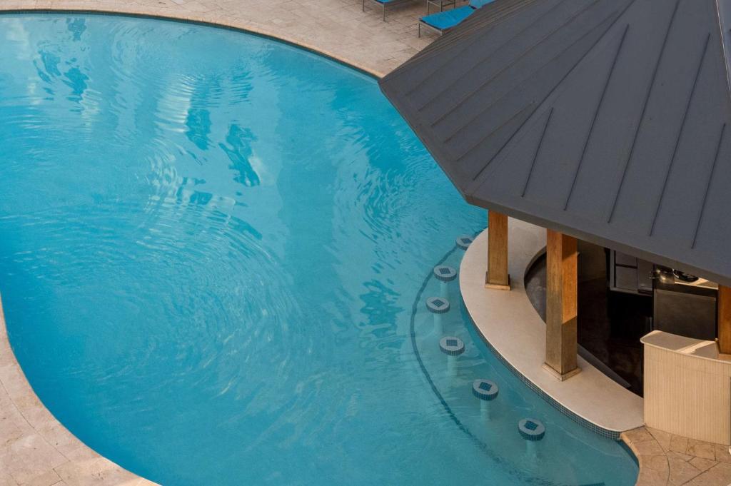 Hampton Inn And Suites Isla Verde Beach Carolina Puerto Rico Pool