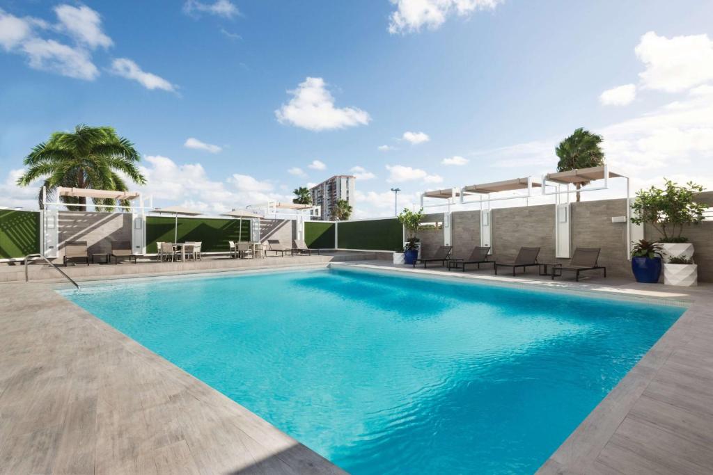 Tryp By Wyndham Isla Verde Beach Carolina Puerto Rico Pool